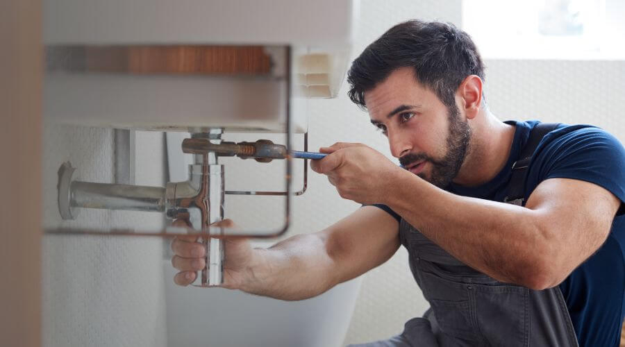 Water heater leaking fix in Saint Inigoes, MD